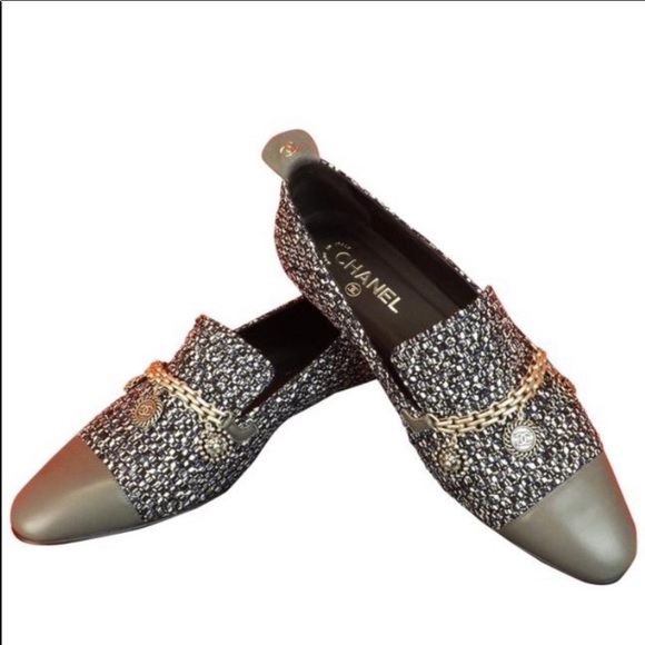 Chanel charm loafers - Picture 2 of 9
